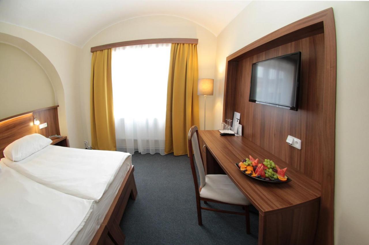 Hotel Baltaci Starý Zámek Napajedla Exterior foto