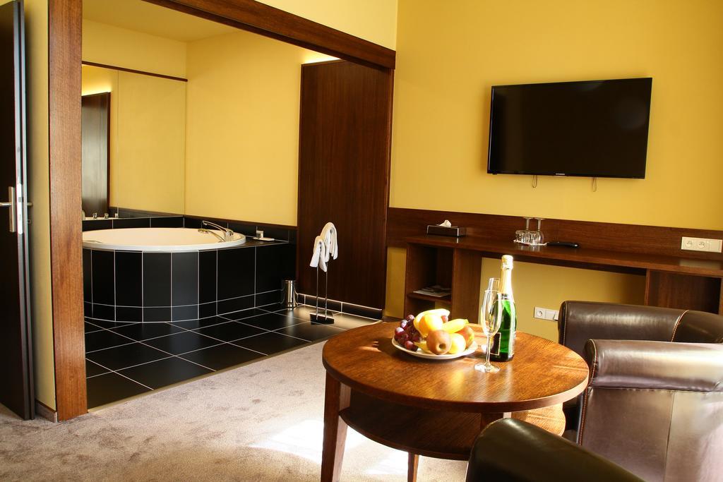Hotel Baltaci Starý Zámek Napajedla Exterior foto