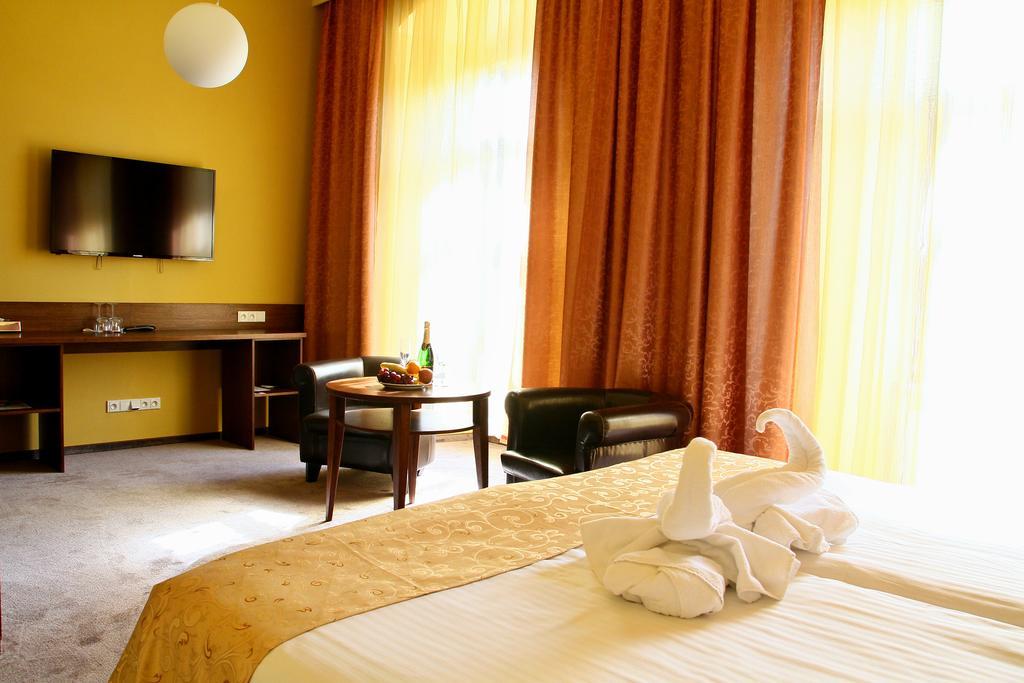 Hotel Baltaci Starý Zámek Napajedla Exterior foto